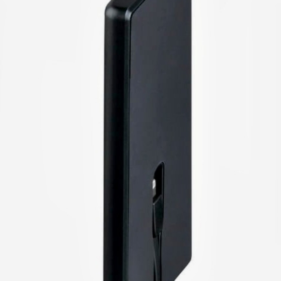 Blackweb Slim All-in-One Portable Battery Pack - Picture 8 of 11
